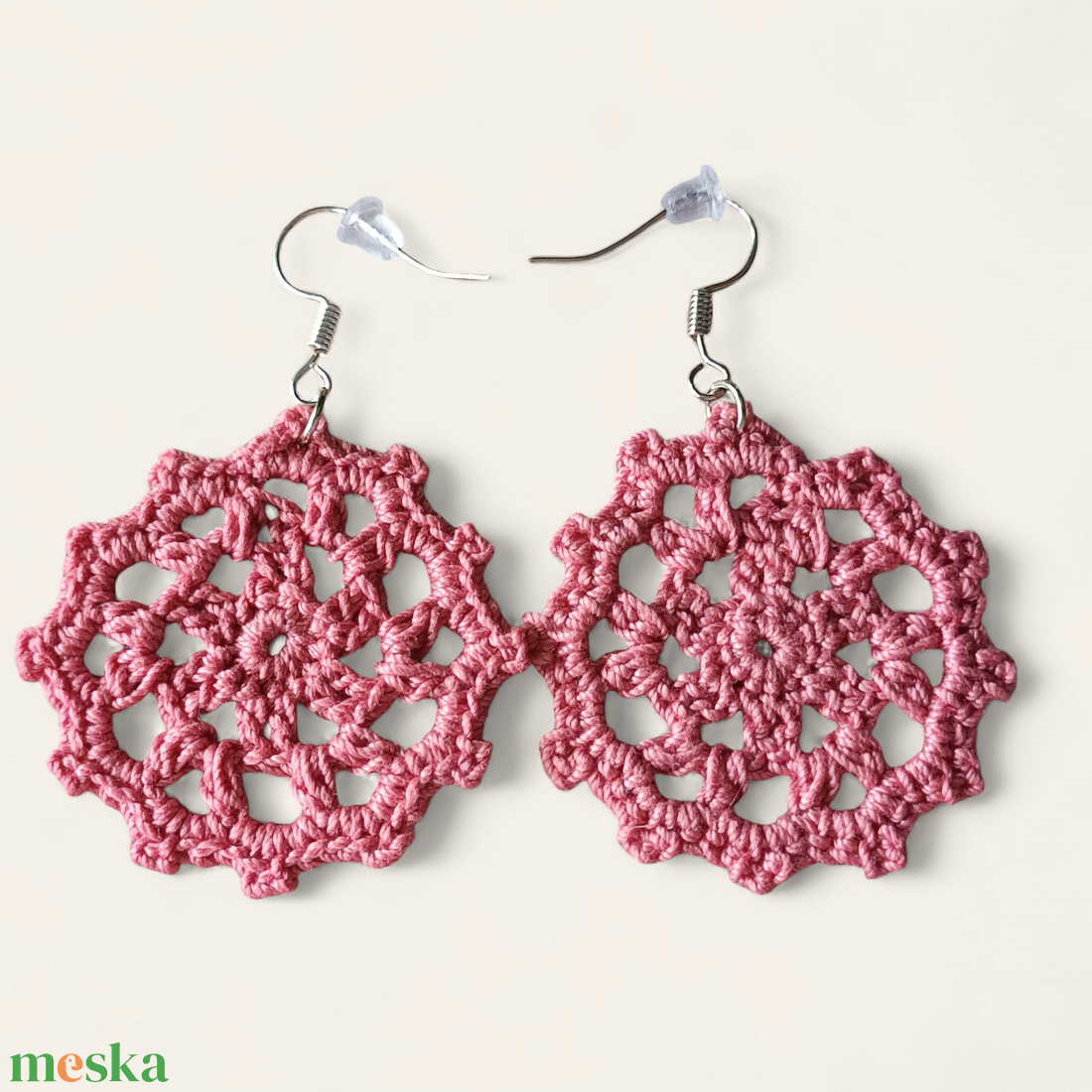 Kristály fülbevaló lazac - ékszer - fülbevaló - lógó fülbevaló - Meska.hu