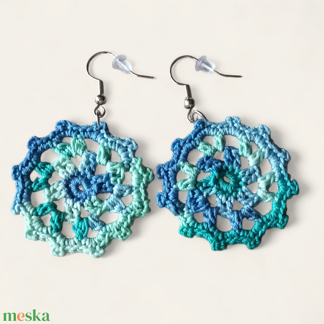 Kristály fülbevaló türkiz színváltós  - ékszer - fülbevaló - lógó fülbevaló - Meska.hu