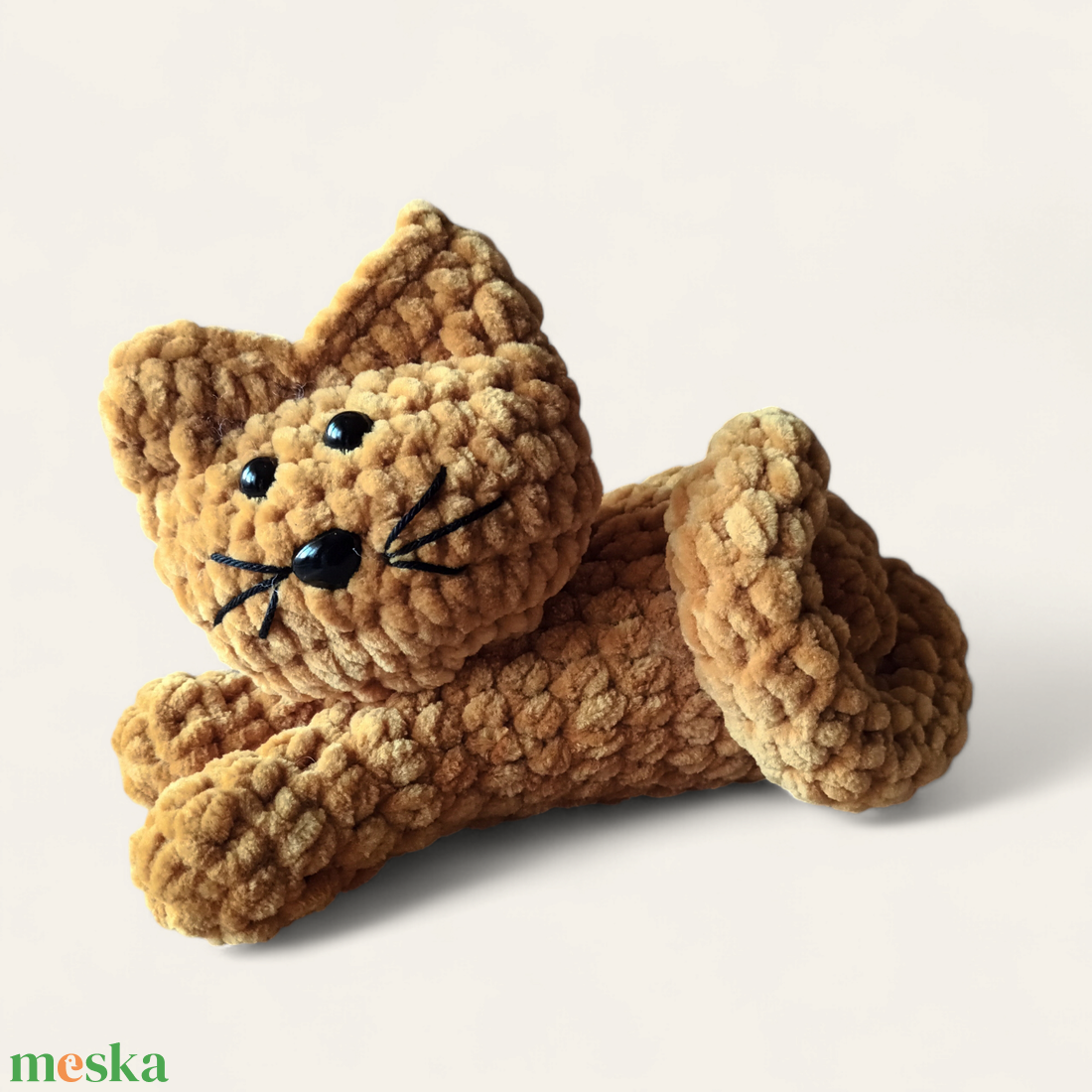 Plüss fekvő cica vörös  20cm-es  - játék & sport - plüssállat & játékfigura - cica - Meska.hu