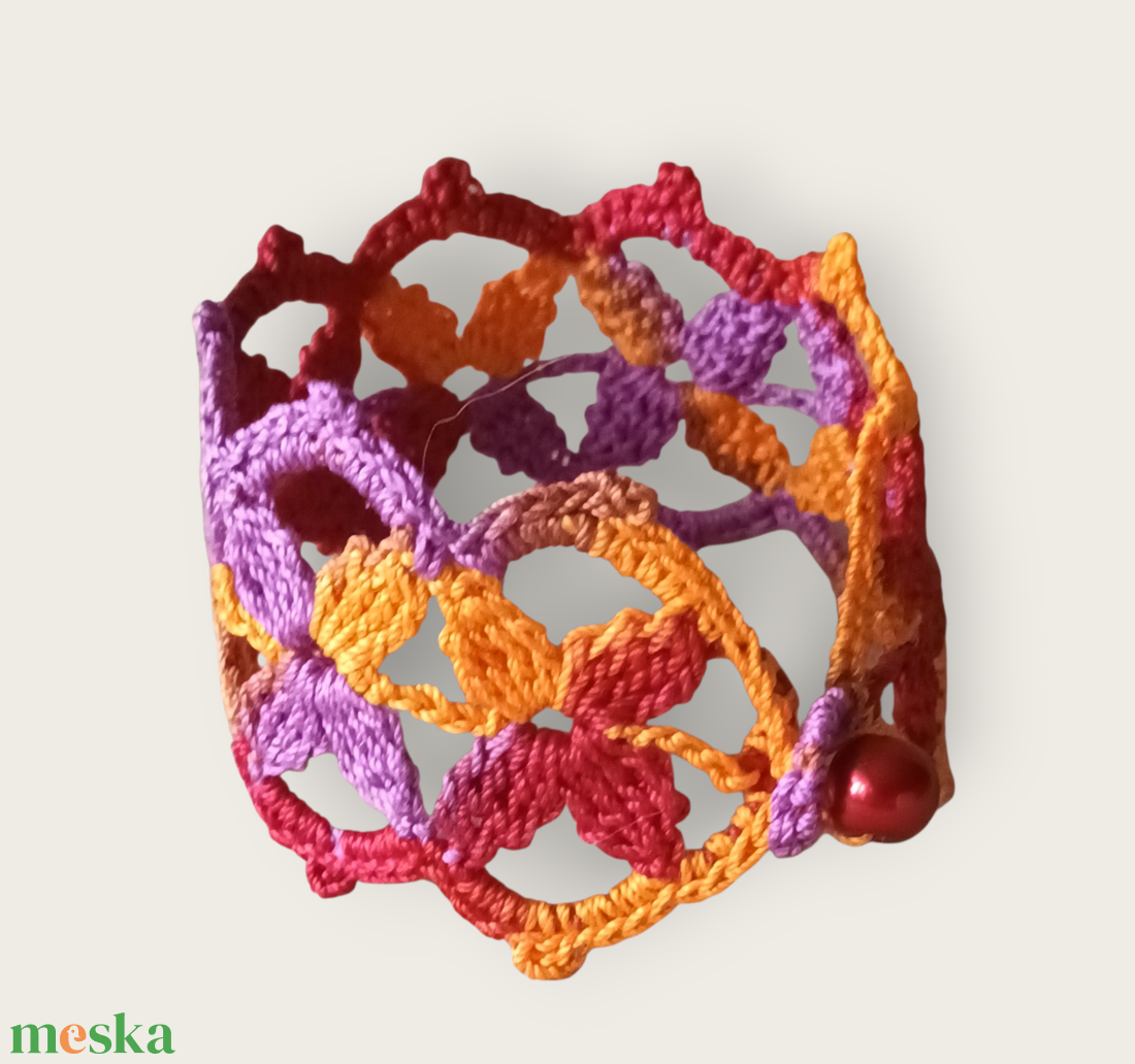 Csipke karkötő pikós lila-piros  - ékszer - karkötő - széles karkötő - Meska.hu