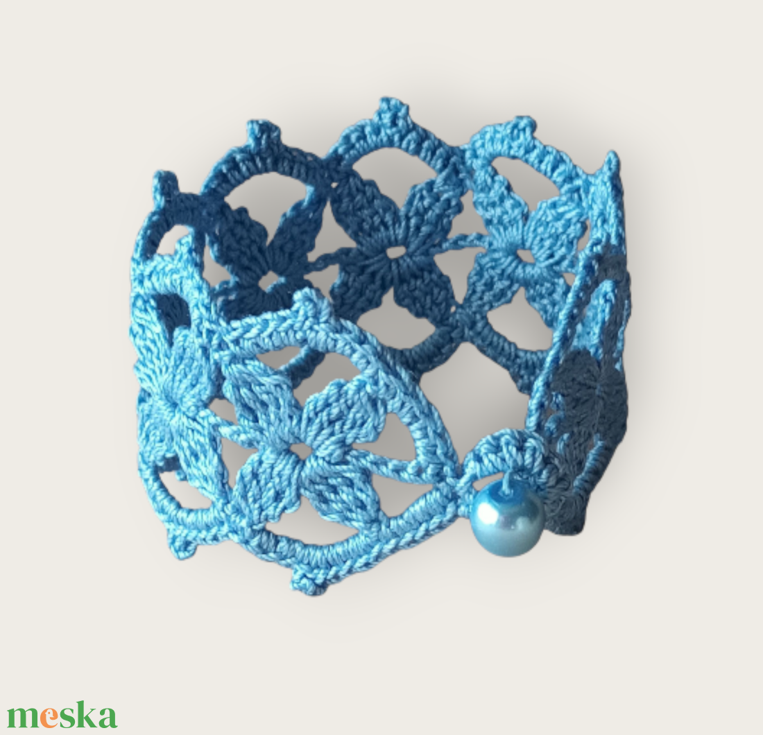 Csipke karkötő pikós világoskék  - ékszer - karkötő - széles karkötő - Meska.hu