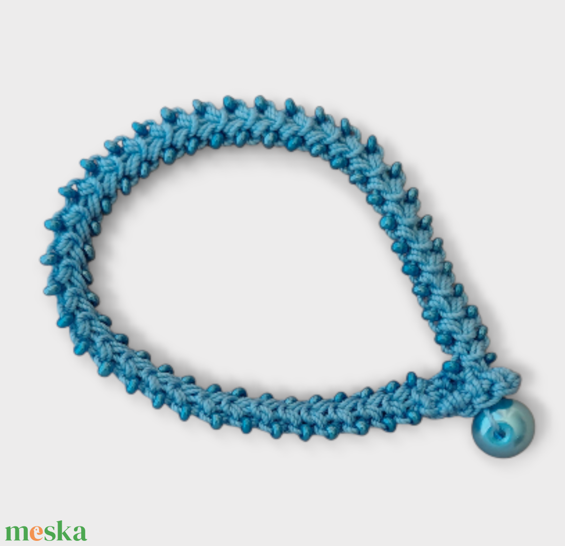 Zsinór karkötő világoskék  - ékszer - karkötő - gyöngyös karkötő - Meska.hu