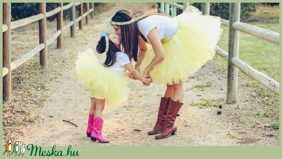 Anya lánya  tüll szoknyában. -  - Meska.hu
