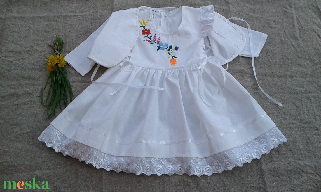 Kézzel hímzett lányka ruha boleróval - ruha & divat - babaruha & gyerekruha - ruha - Meska.hu