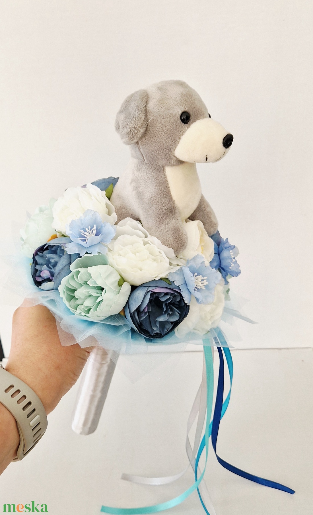 Kutyás ballagási csokor - otthon & életmód - virágdekoráció - virágok - virágcsokor - Meska.hu