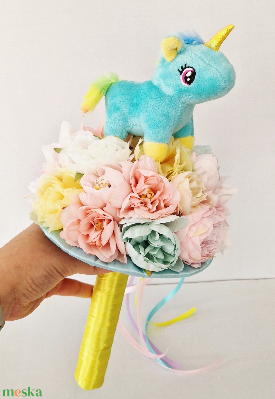 Unikornisos ballagási csokor - otthon & életmód - virágdekoráció - virágok - virágcsokor - Meska.hu