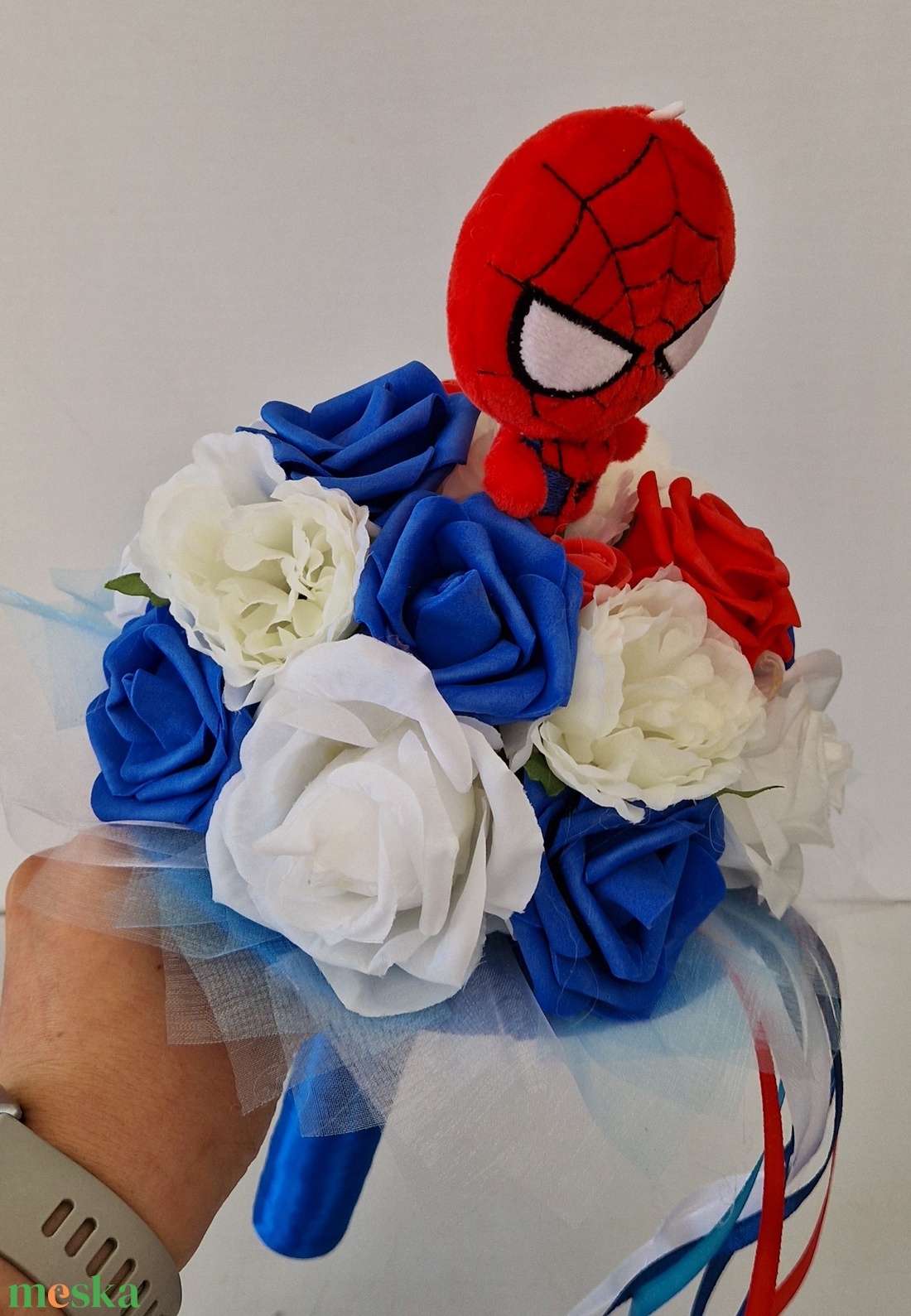 Pókemberes ballagási csokor - otthon & életmód - virágdekoráció - virágok - virágcsokor - Meska.hu