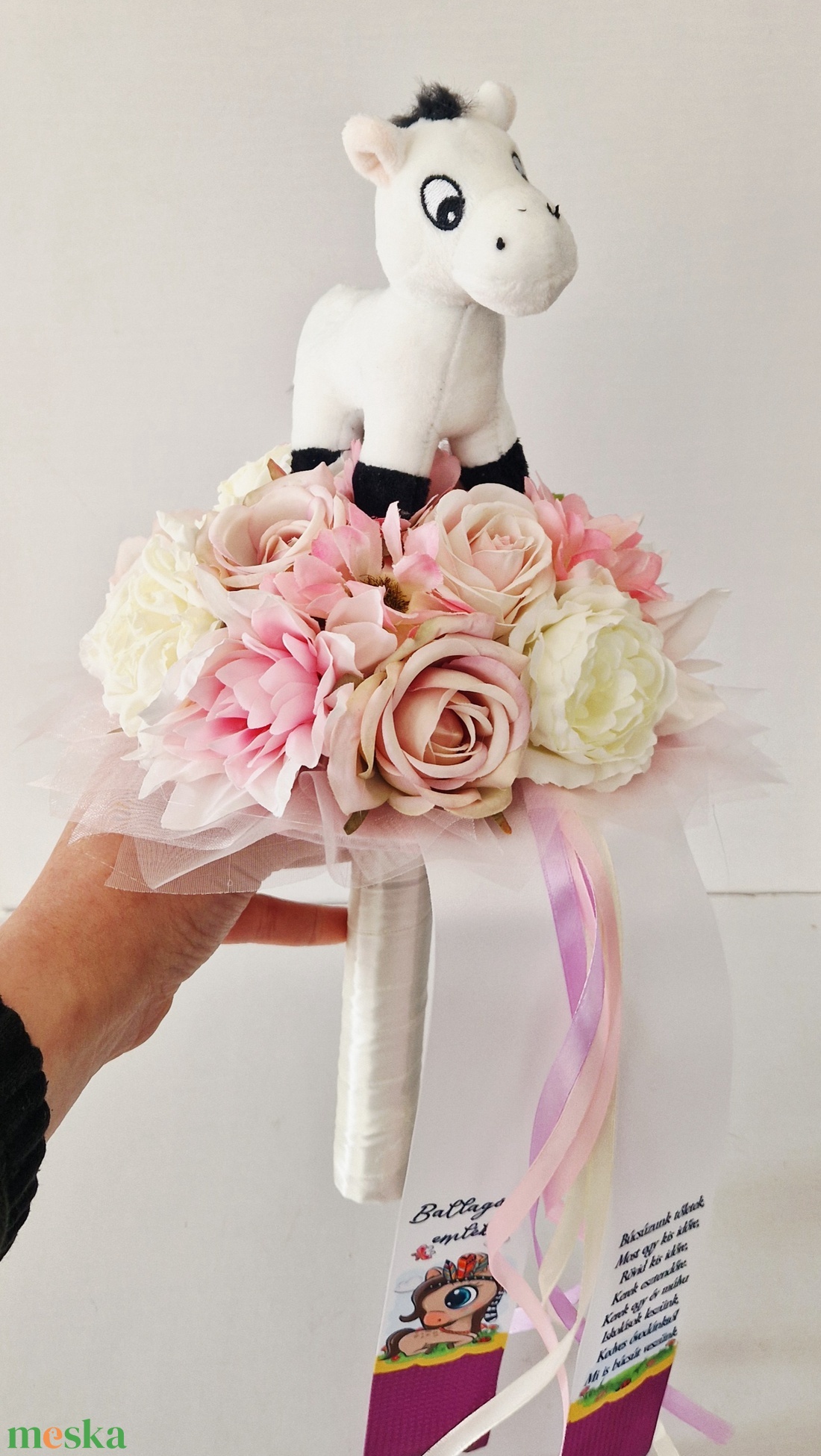 Ovis, lovacskás ballagási csokor - otthon & életmód - virágdekoráció - virágok - virágcsokor - Meska.hu