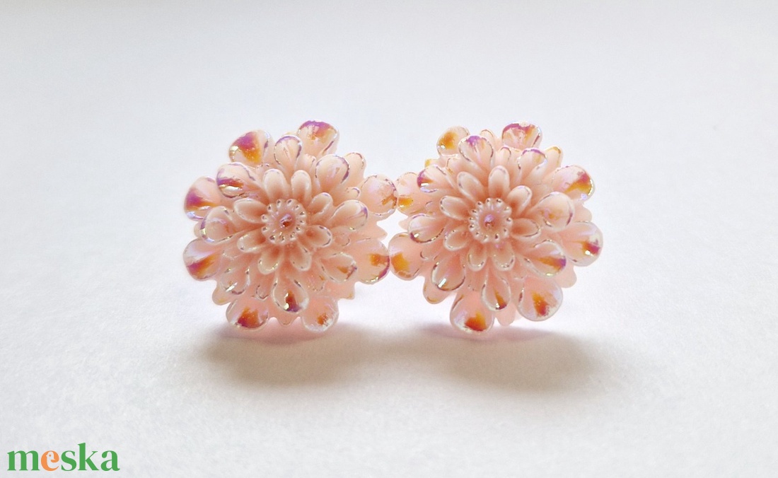Virág fülbevaló választható színben - ékszer - fülbevaló - pötty fülbevaló - Meska.hu