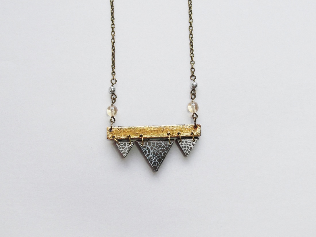 Triangles IV. Giornata e Luna sorozat. kézzel festett fa, design nyaklánc. Rendelésre! -  - Meska.hu