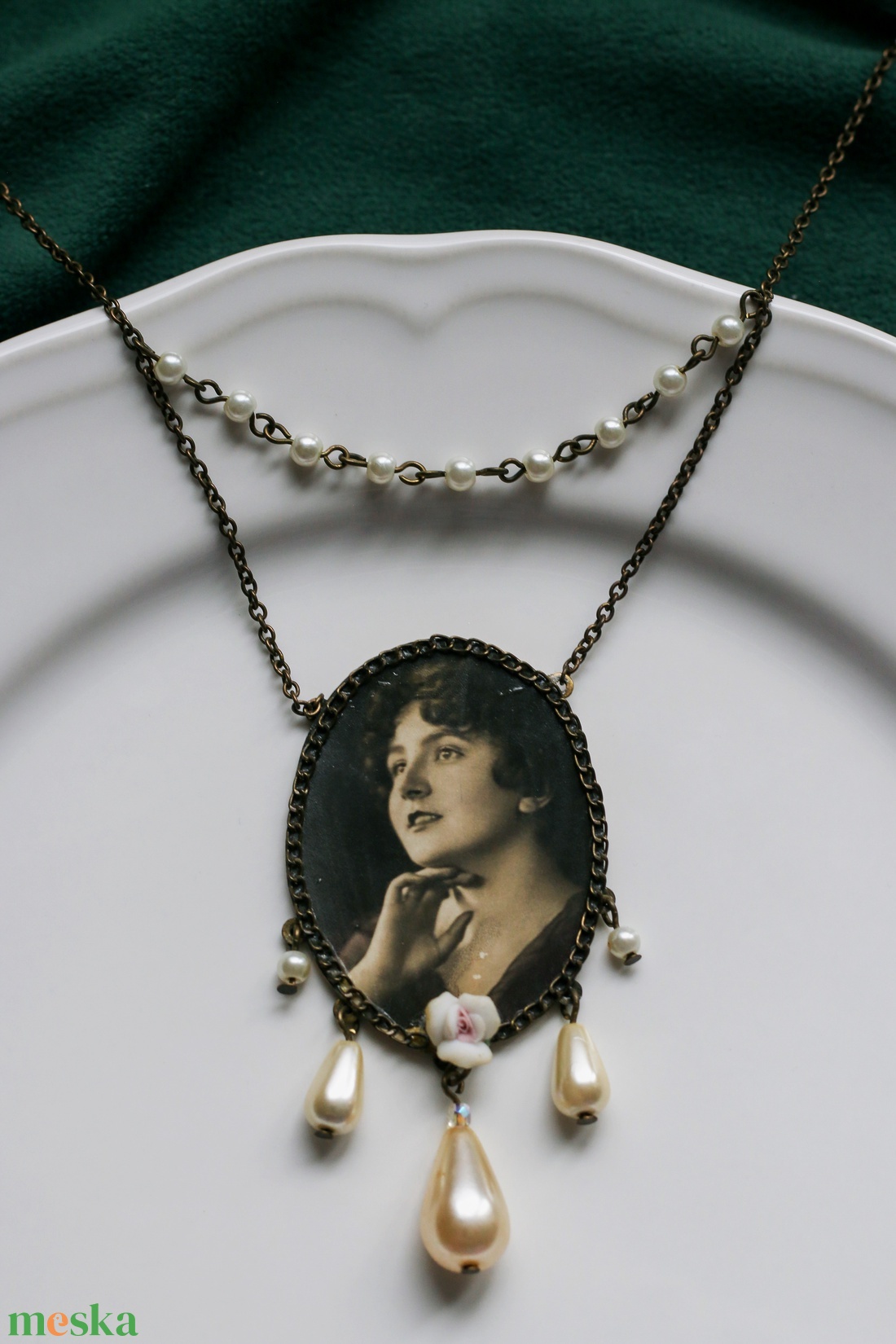 Lila Edwina Littlefield - steampunk nyaklánc - ékszer - nyaklánc - medálos nyaklánc - Meska.hu Lila Edwina Littlefield - steampunk nyaklánc - ékszer - nyaklánc - medálos nyaklánc - Meska.hu