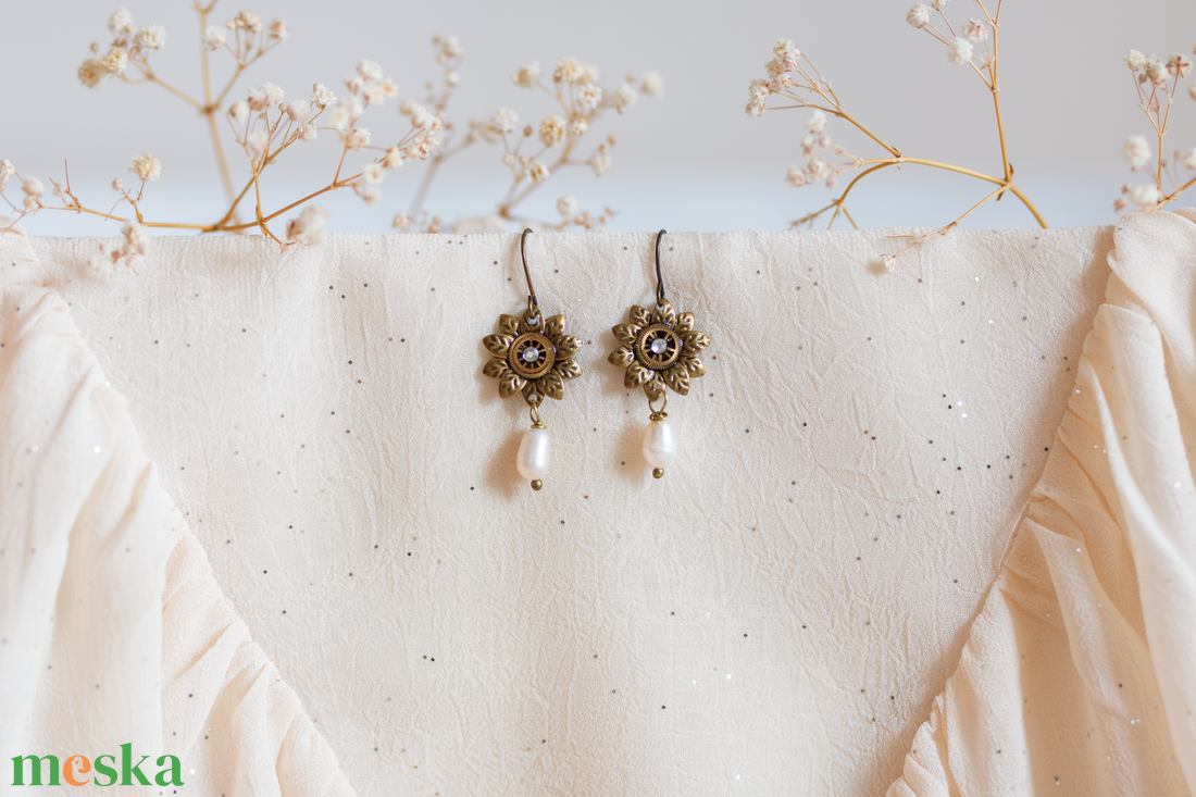 Cadet Lucian Ladybird steampunk fülbevaló - ékszer - fülbevaló - csillár fülbevaló - Meska.hu