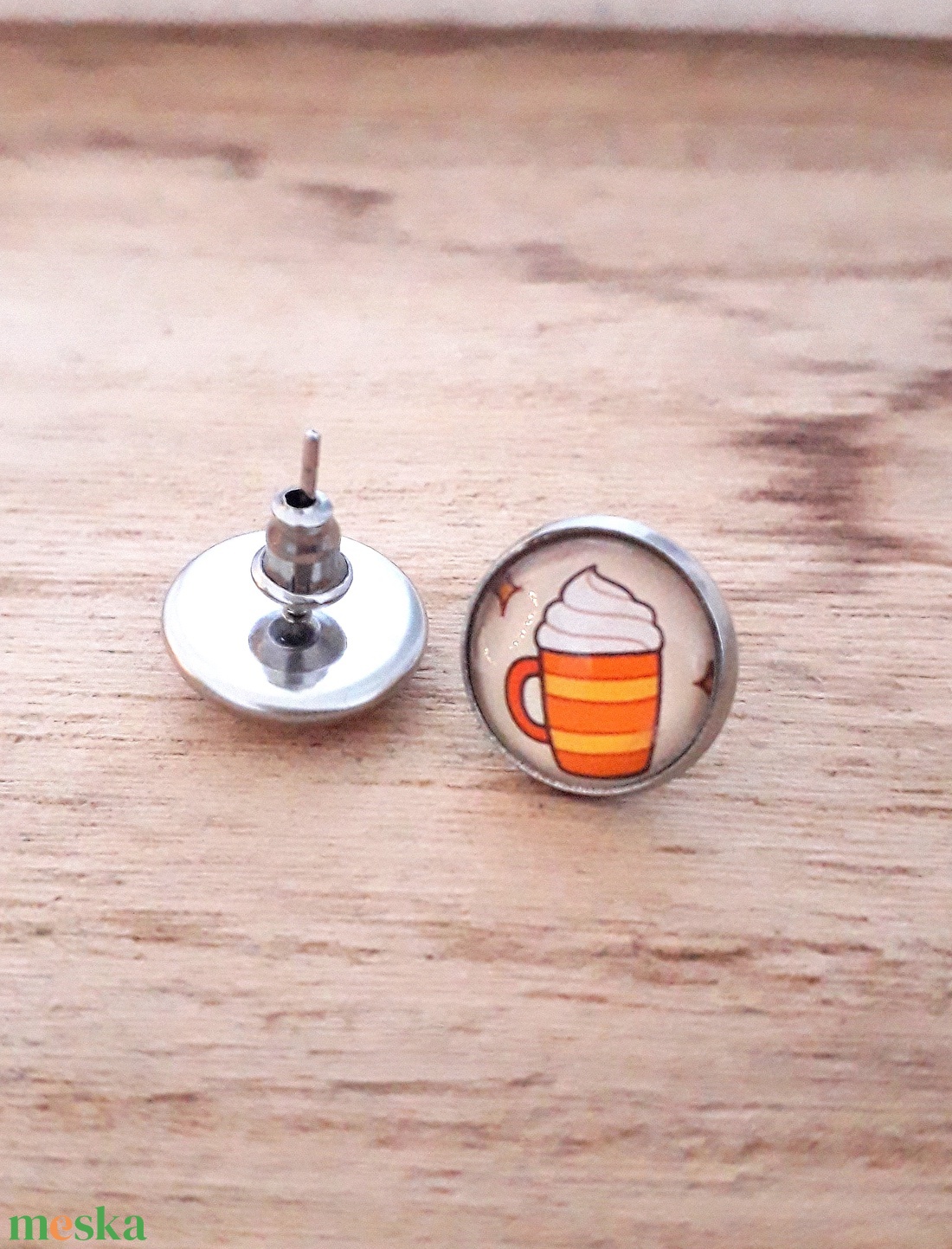 Sütőtökös fűszeres latte nemesacél fülbevaló őszi napfény leveles falevél színes őszi - ékszer - fülbevaló - pötty fülbevaló - Meska.hu