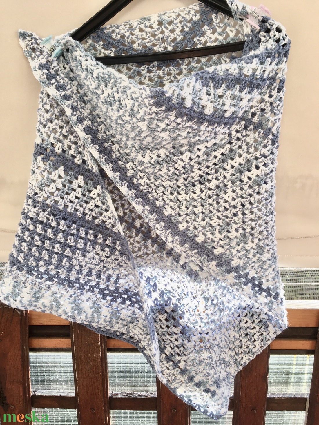 Kékes batik horgolt kendő - ruha & divat - sál, sapka, kendő - kendő - Meska.hu Kékes batik horgolt kendő - ruha & divat - sál, sapka, kendő - kendő - Meska.hu