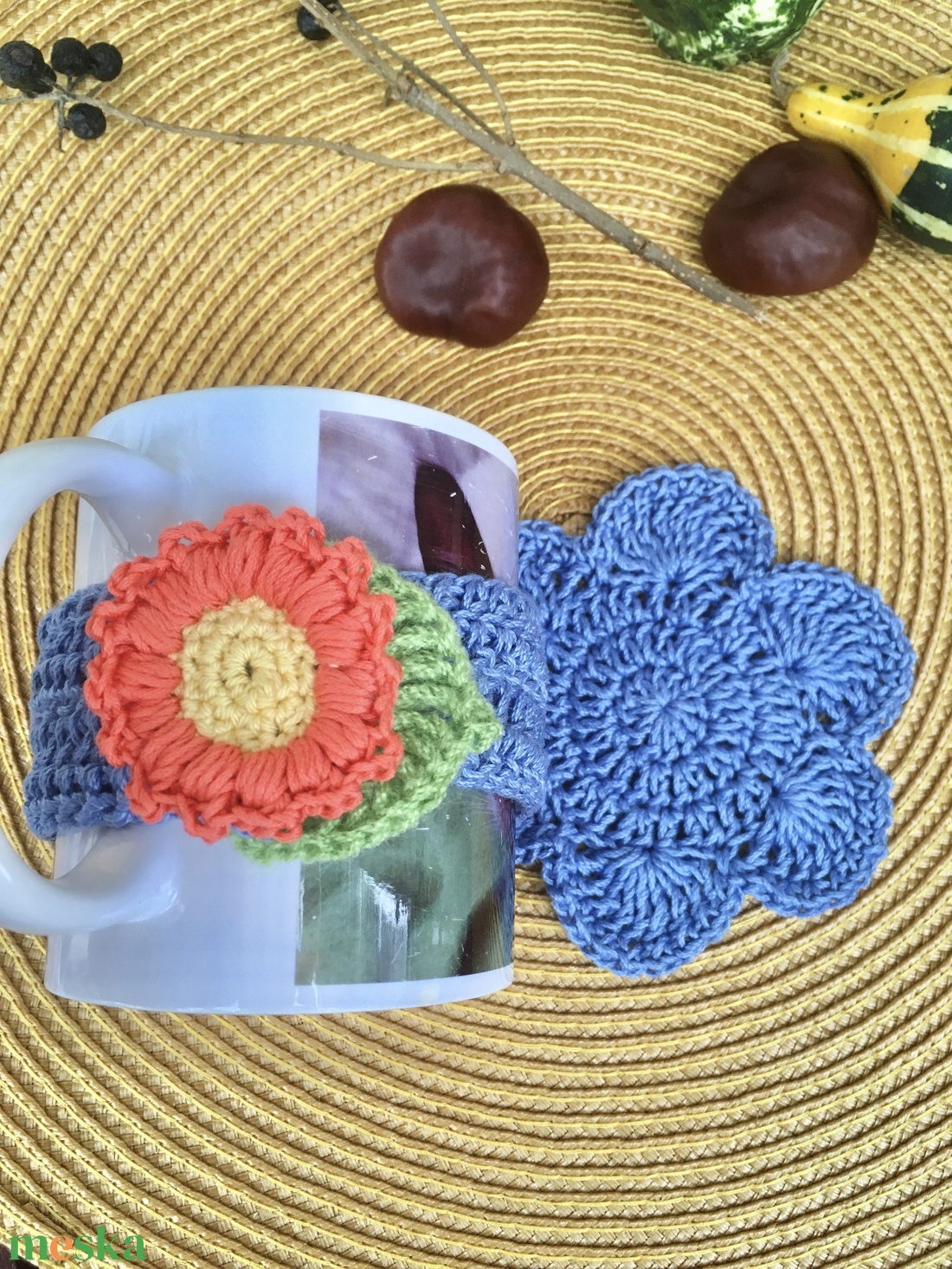 Kék virágos bögredísz - otthon & életmód - dekoráció - asztal és polc dekoráció - asztaldísz - Meska.hu