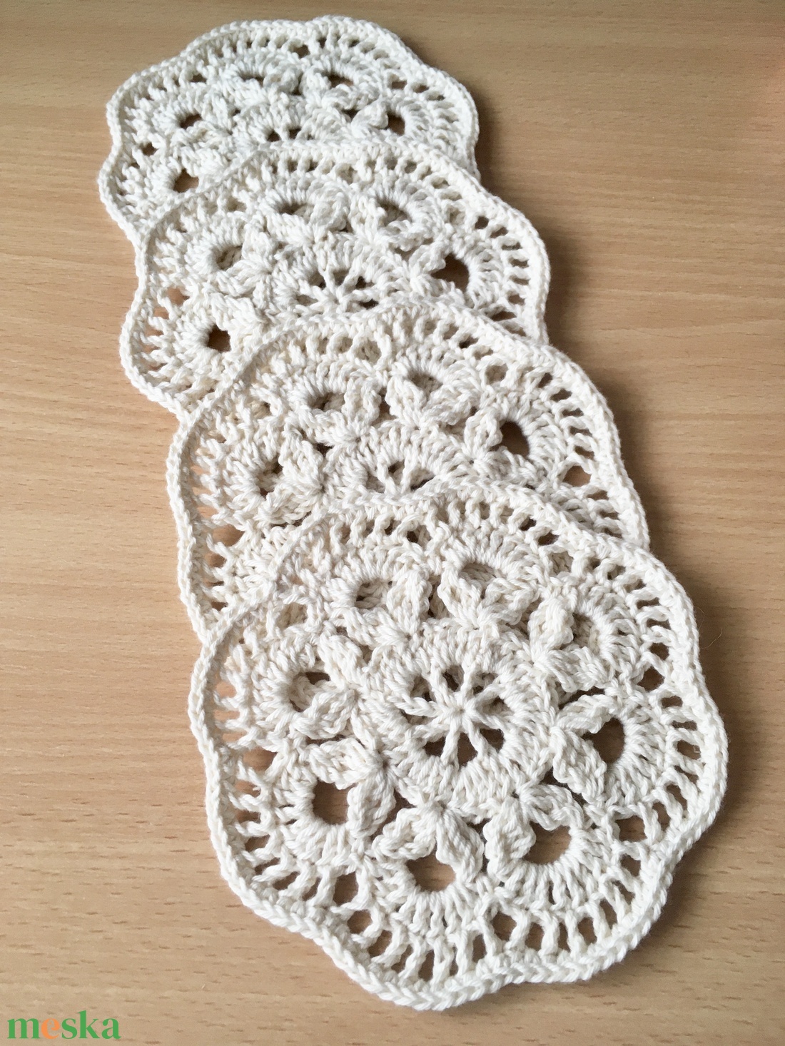 Virágos alátét  - otthon & életmód - konyhafelszerelés, tálalás - sütés, főzés - edényalátét - Meska.hu