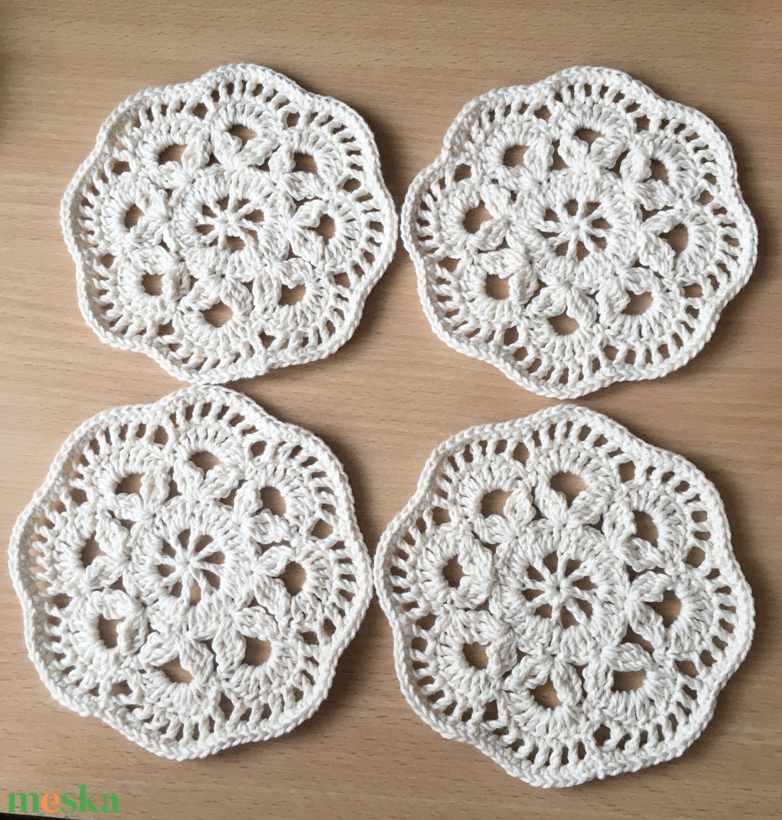 Virágos alátét  - otthon & életmód - konyhafelszerelés, tálalás - sütés, főzés - edényalátét - Meska.hu