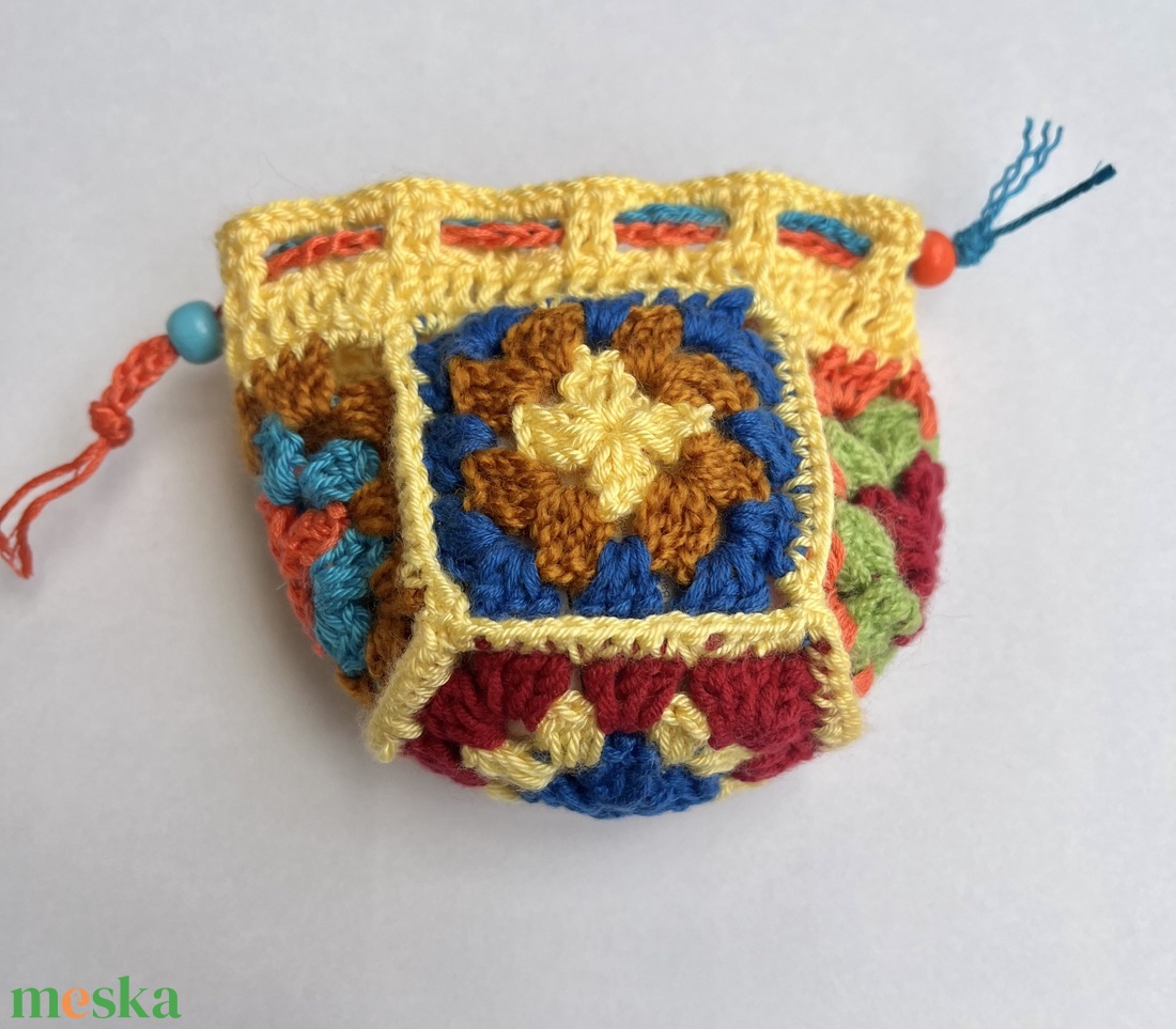 Színes fülhallgató tartó - táska & tok - pénztárca & más tok - fülhallgató tok  - Meska.hu