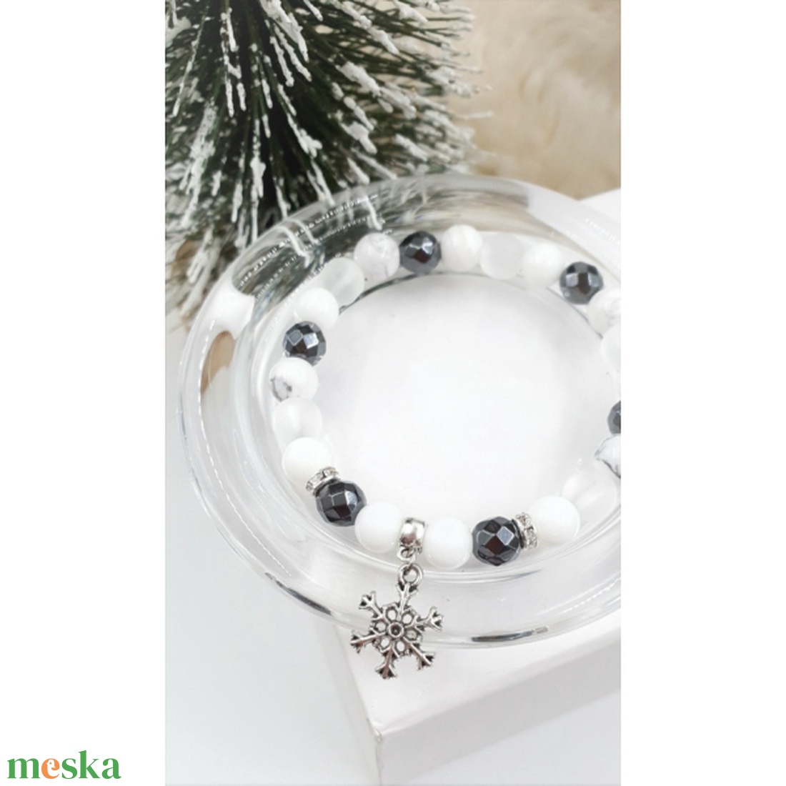 Ezüst hópihe medálos hematit kristálykarkötő - ékszer - karkötő - gyöngyös karkötő - Meska.hu