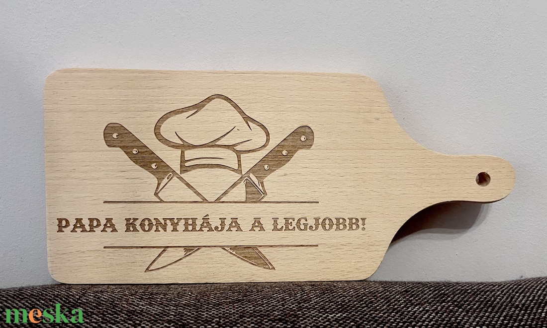 Papa konyhája a legjobb vágódeszka - otthon & életmód - konyhafelszerelés, tálalás - sütés, főzés - vágódeszka - Meska.hu Papa konyhája a legjobb vágódeszka - otthon & életmód - konyhafelszerelés, tálalás - sütés, főzés - vágódeszka - Meska.hu