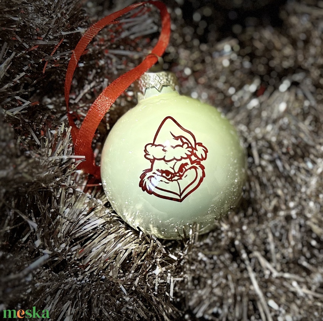 Grinches gravírozott karácsonyi üveggömb - karácsony - karácsonyi lakásdekoráció - karácsonyi lakásdíszek - Meska.hu