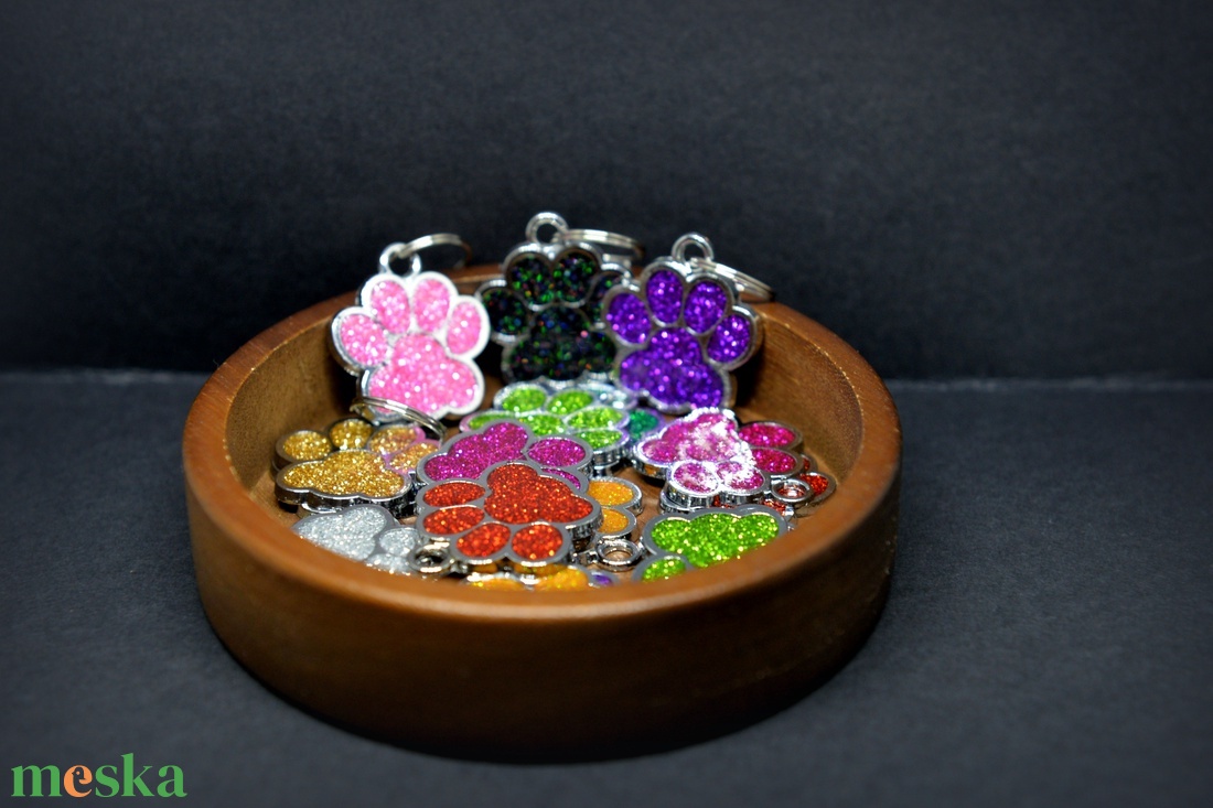 Csillámos tappancs alakú kutyabiléta � színes, egyedi névvel gravírozható biléta kutyáknak - otthon & életmód - kisállatoknak - kutyáknak - kutya biléta - Meska.hu