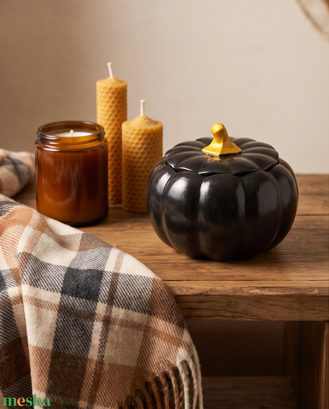Fekete Halloween kerámia tök arany szárral�� - otthon & életmód - dekoráció - halloween - halloweeni tök - Meska.hu