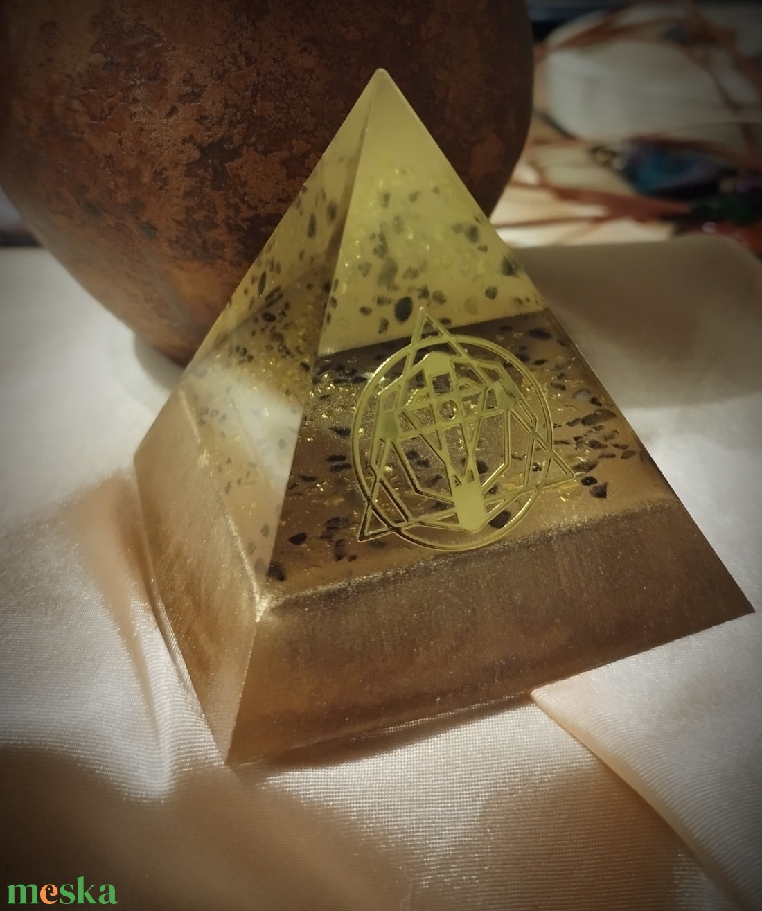 Több színű piramis orgonit  - otthon & életmód - dekoráció - spiritualitás - orgonit piramis - Meska.hu