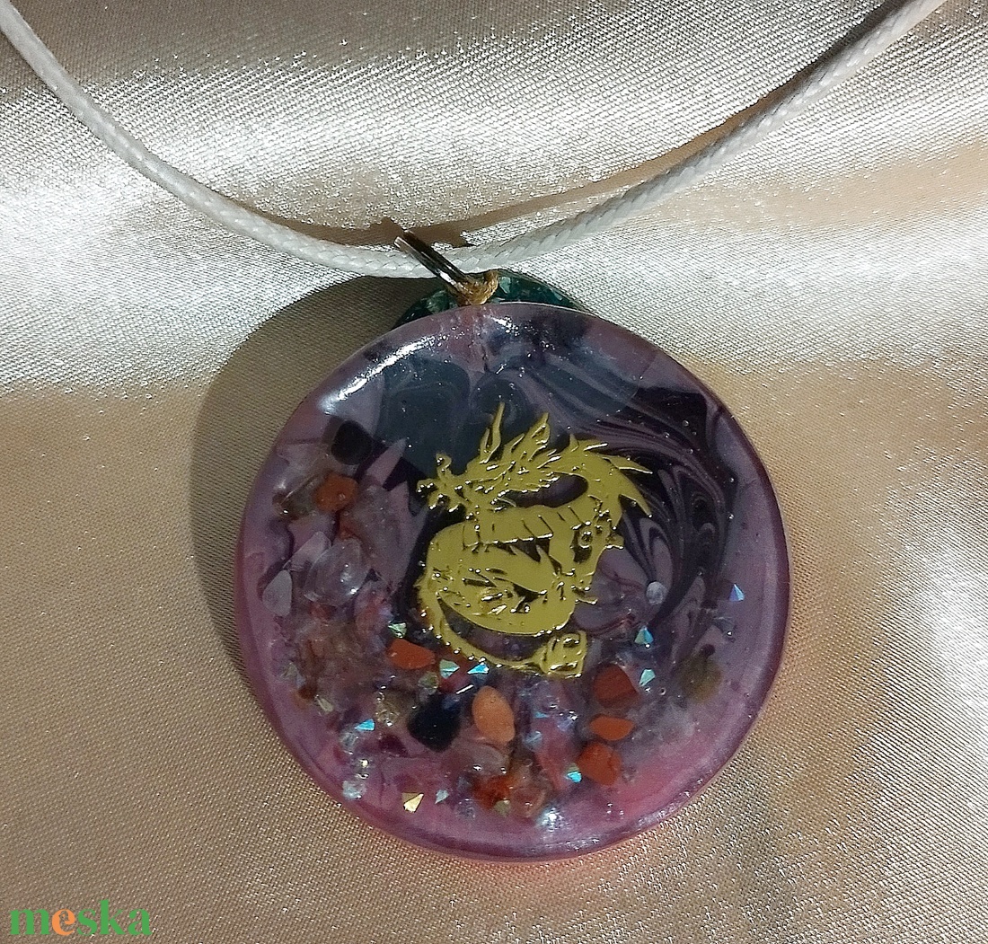 Színes női medál sárkánnyal és ásványokkal - ékszer - nyaklánc - medál - Meska.hu