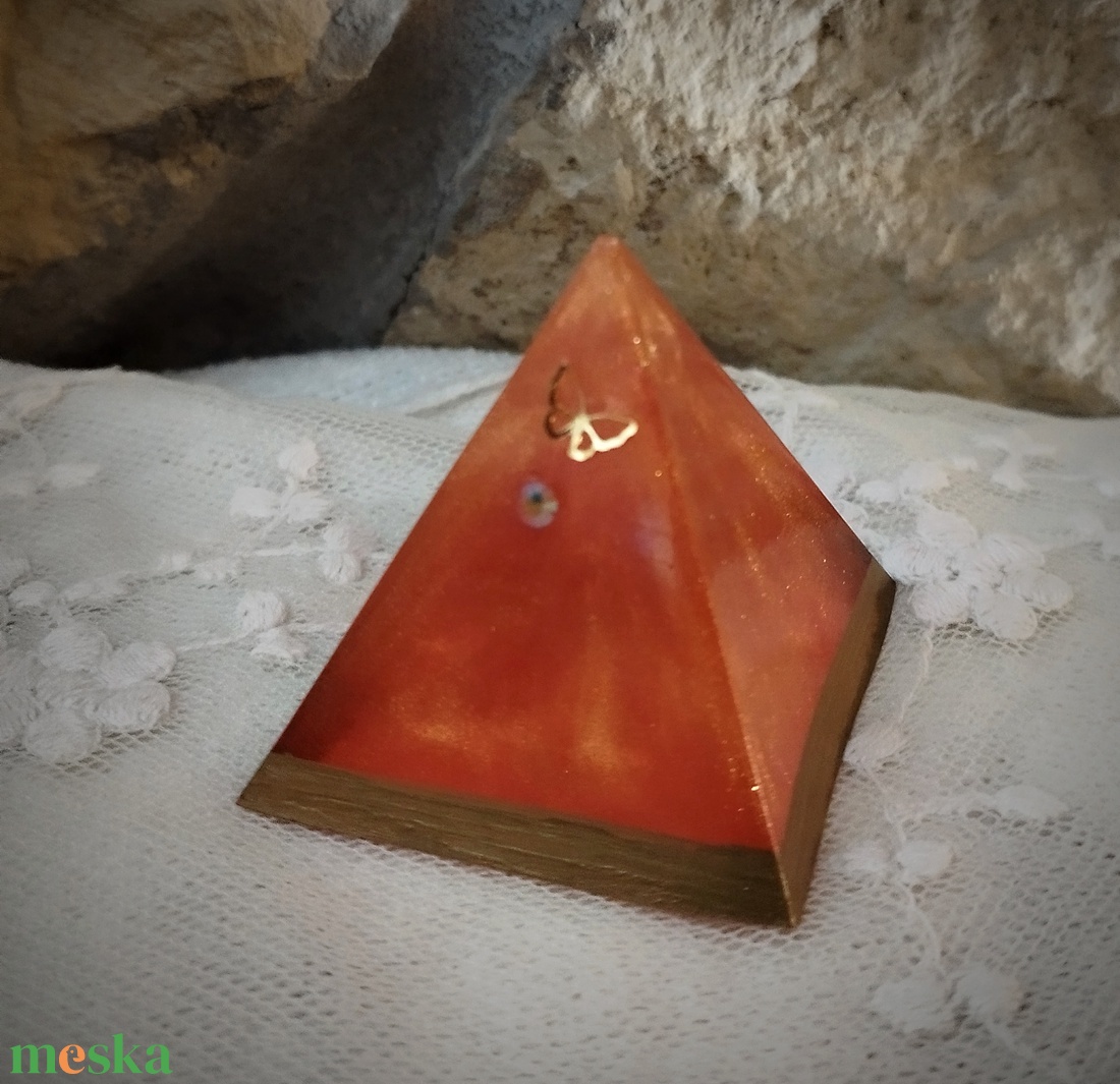 Piramis - otthon & életmód - dekoráció - asztal és polc dekoráció - asztaldísz - Meska.hu