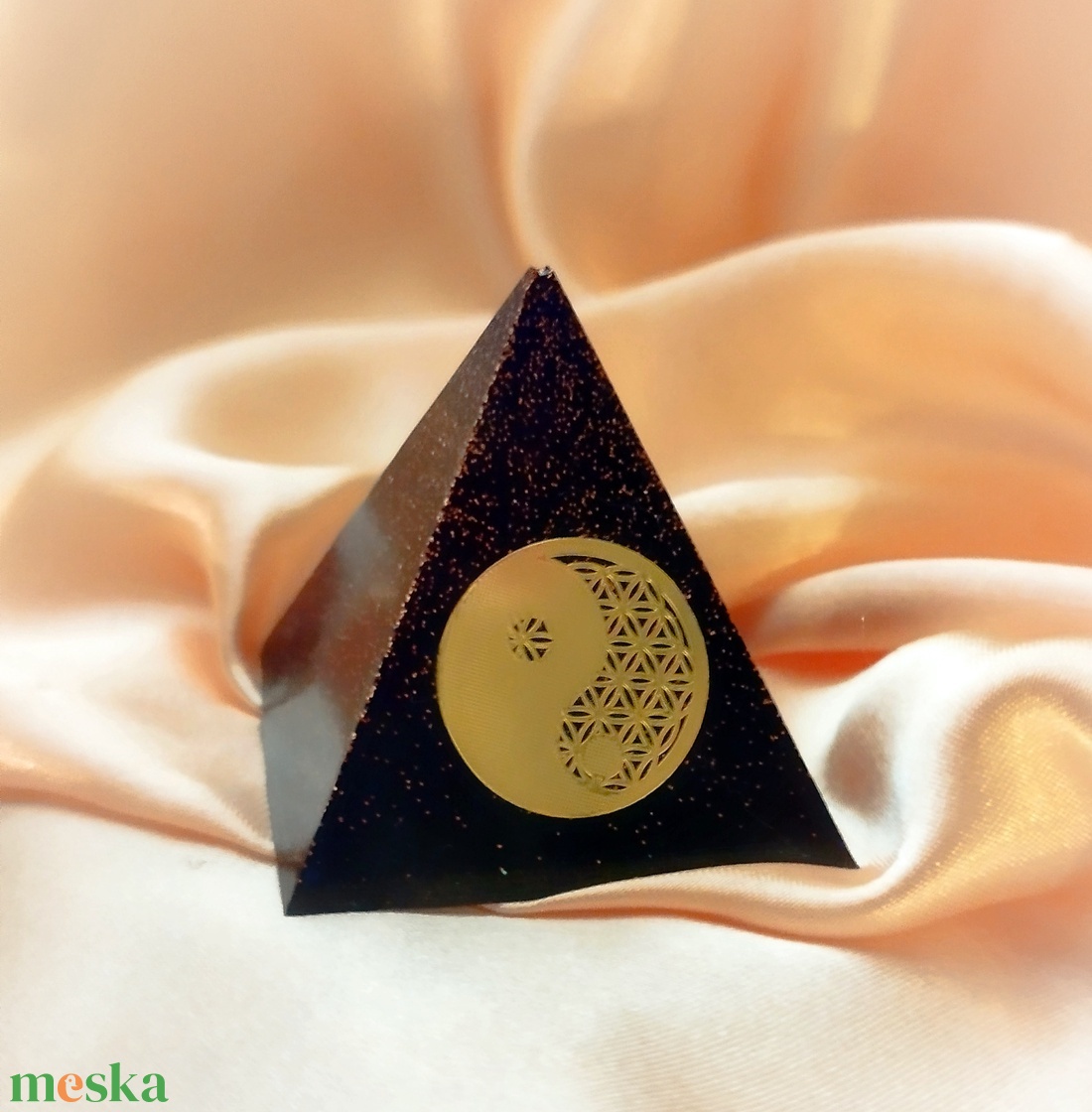 Piramis  - otthon & életmód - dekoráció - asztal és polc dekoráció - asztaldísz - Meska.hu