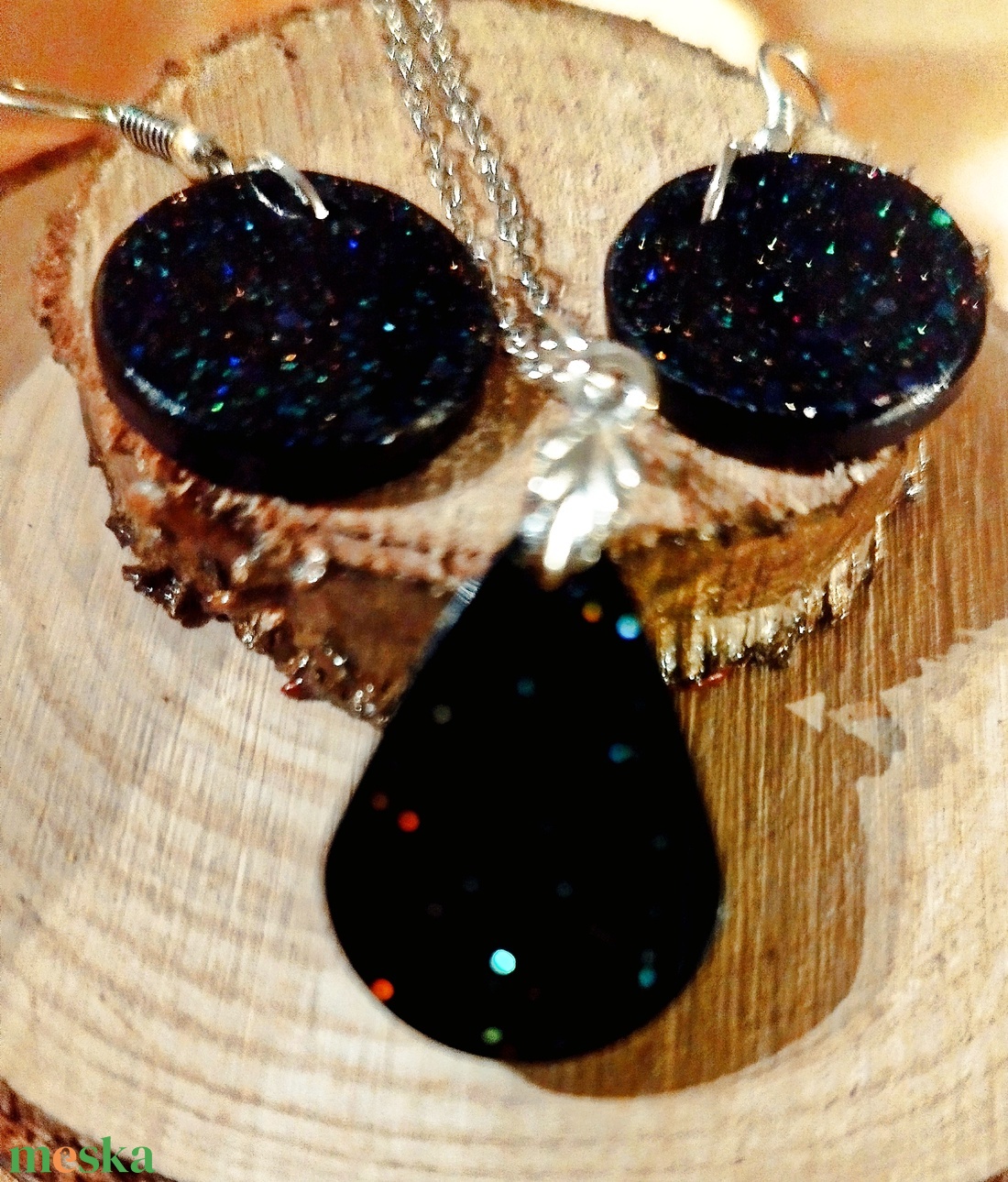 Fülbevaló és nyaklánc medállal szettben - ékszer - ékszerszett - Meska.hu