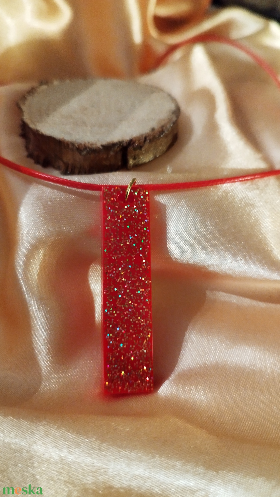 Piros női medálok - ékszer - nyaklánc - medál - Meska.hu