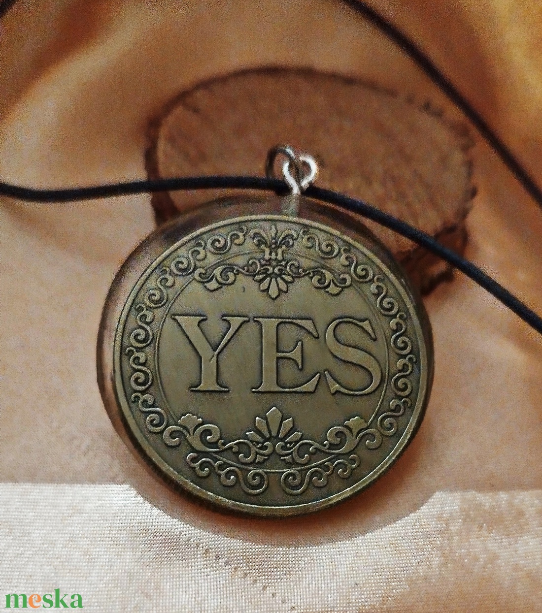 Fém érme gyantába öntve uniszex medál - ékszer - nyaklánc - medál - Meska.hu