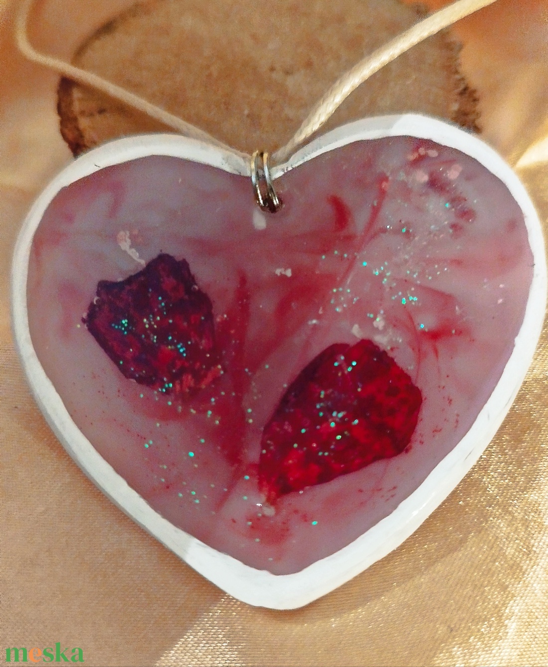 Nagy méretű szív alakú női medál szárított virágszirommal - ékszer - nyaklánc - medál - Meska.hu