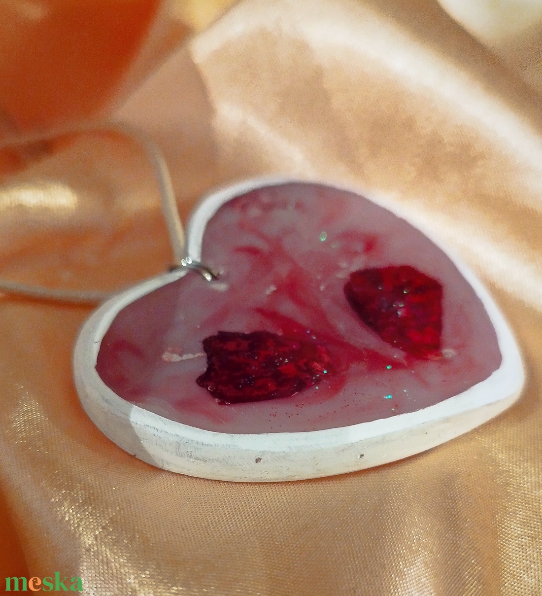 Nagy méretű szív alakú női medál szárított virágszirommal - ékszer - nyaklánc - medál - Meska.hu