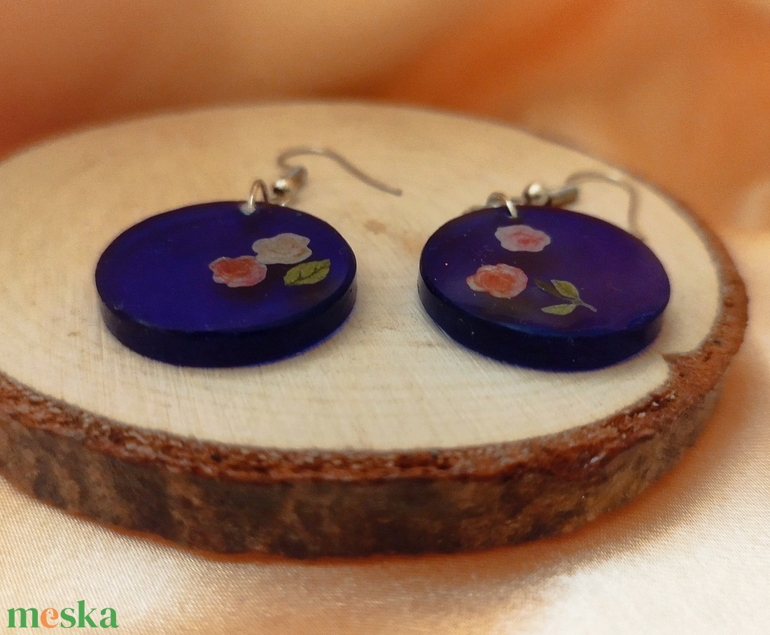 Kék színű kör alakú női fülbevaló és medál - ékszer - ékszerszett - Meska.hu