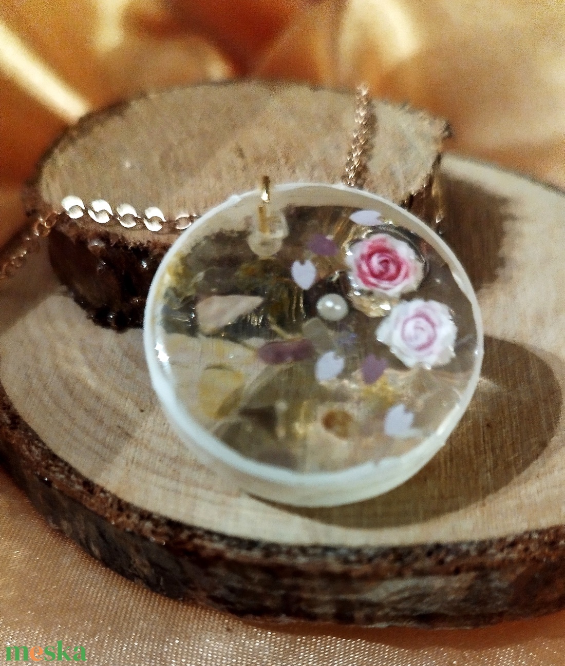 Nöi nyaklánc romantikus medállal - ékszer - nyaklánc - medál - Meska.hu