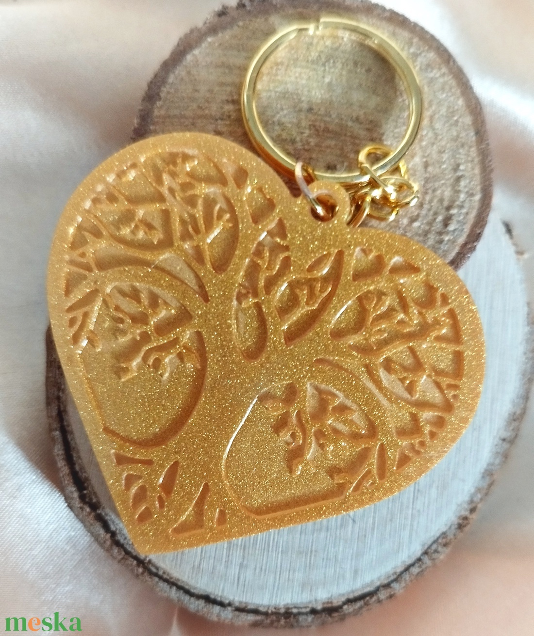 Szív alakú kulcstartó női fa diszítéssel - táska & tok - kulcstartó & táskadísz - kulcstartó - Meska.hu