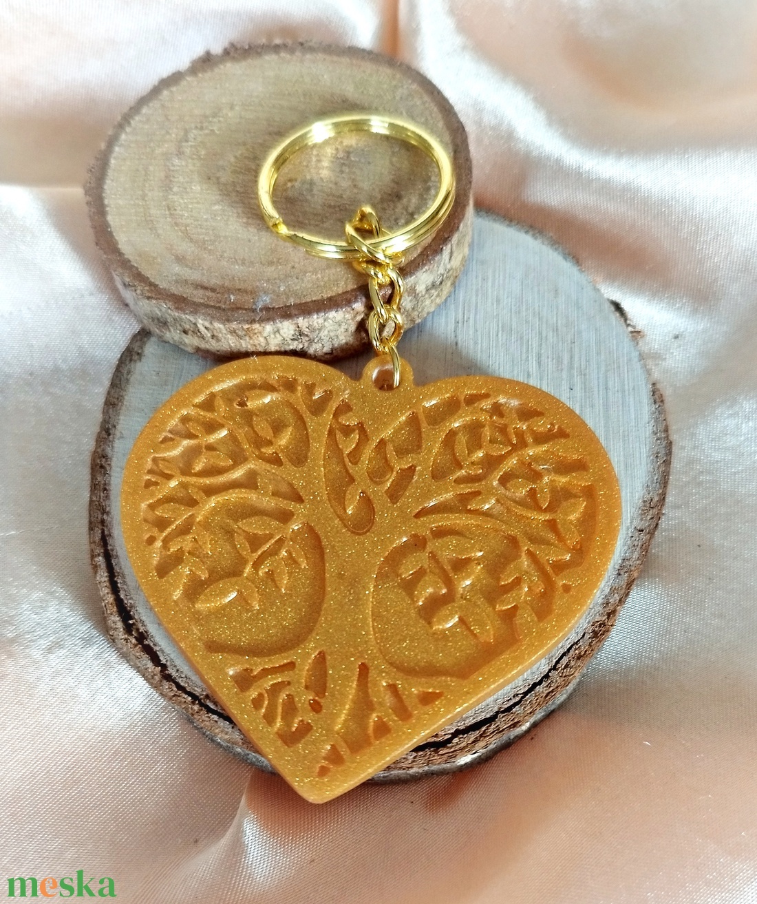 Szív alakú kulcstartó női fa diszítéssel - táska & tok - kulcstartó & táskadísz - kulcstartó - Meska.hu