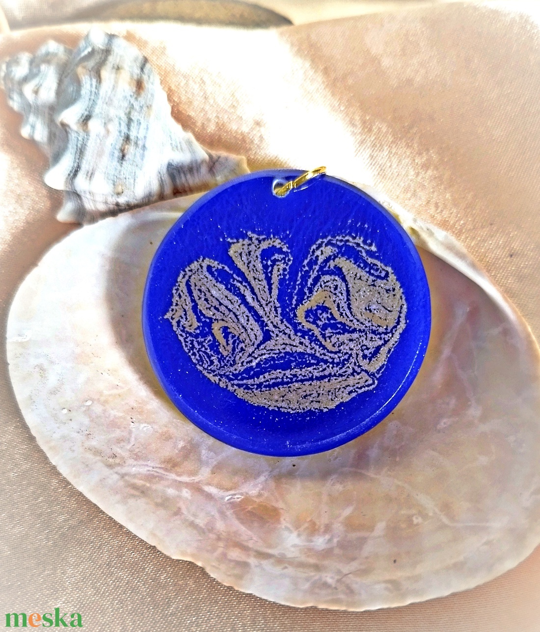 Királykék medál arany mintával - ékszer - nyaklánc - medál - Meska.hu