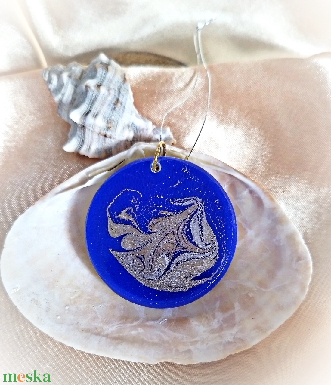 Királykék medál arany mintával - ékszer - nyaklánc - medál - Meska.hu