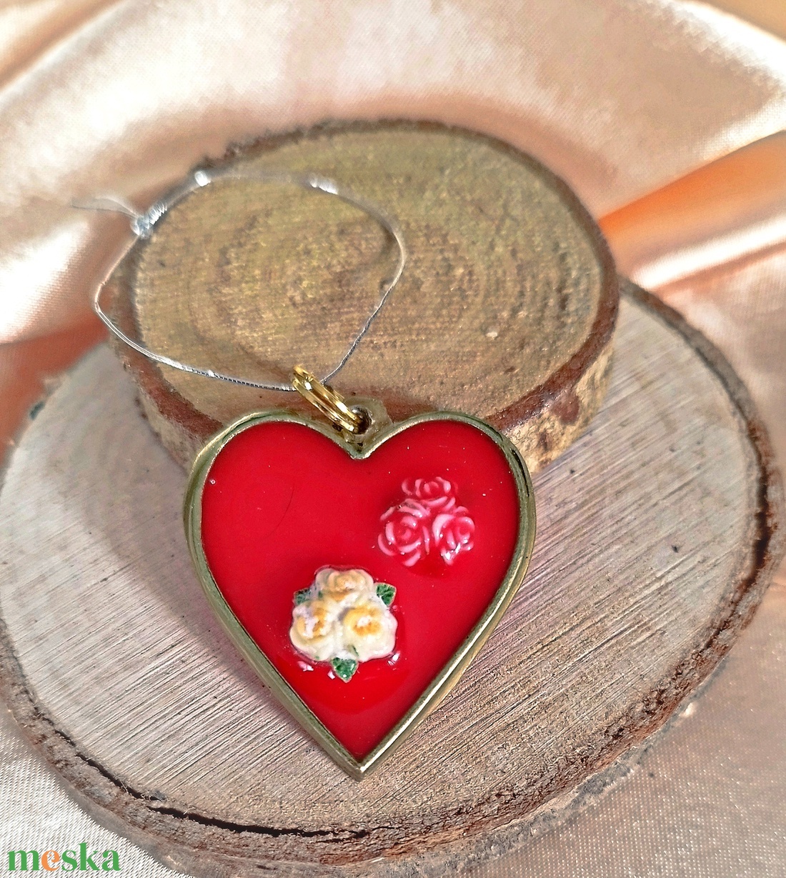 Szív alakú női medál rózsával - ékszer - nyaklánc - medál - Meska.hu