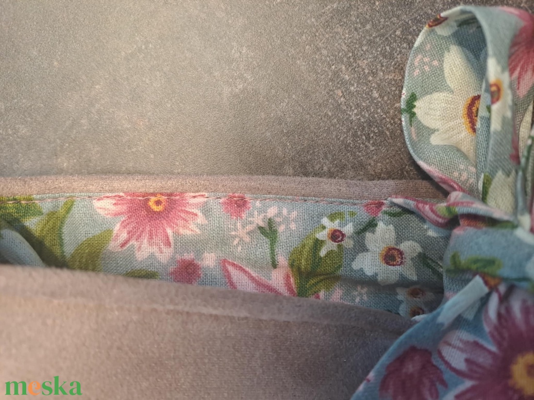 Megkötős könyvkabát - könyv & zene - könyvtok - Meska.hu Megkötős könyvkabát - könyv & zene - könyvtok - Meska.hu