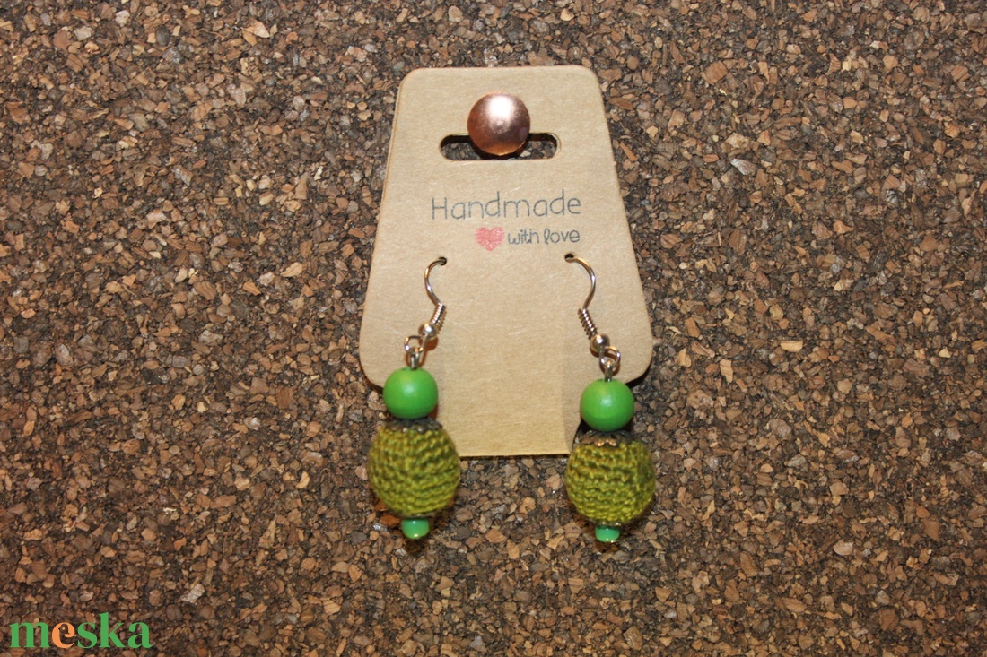 Zöld horgolt gömb fülbevaló - ékszer - fülbevaló - lógó fülbevaló - Meska.hu Zöld horgolt gömb fülbevaló - ékszer - fülbevaló - lógó fülbevaló - Meska.hu