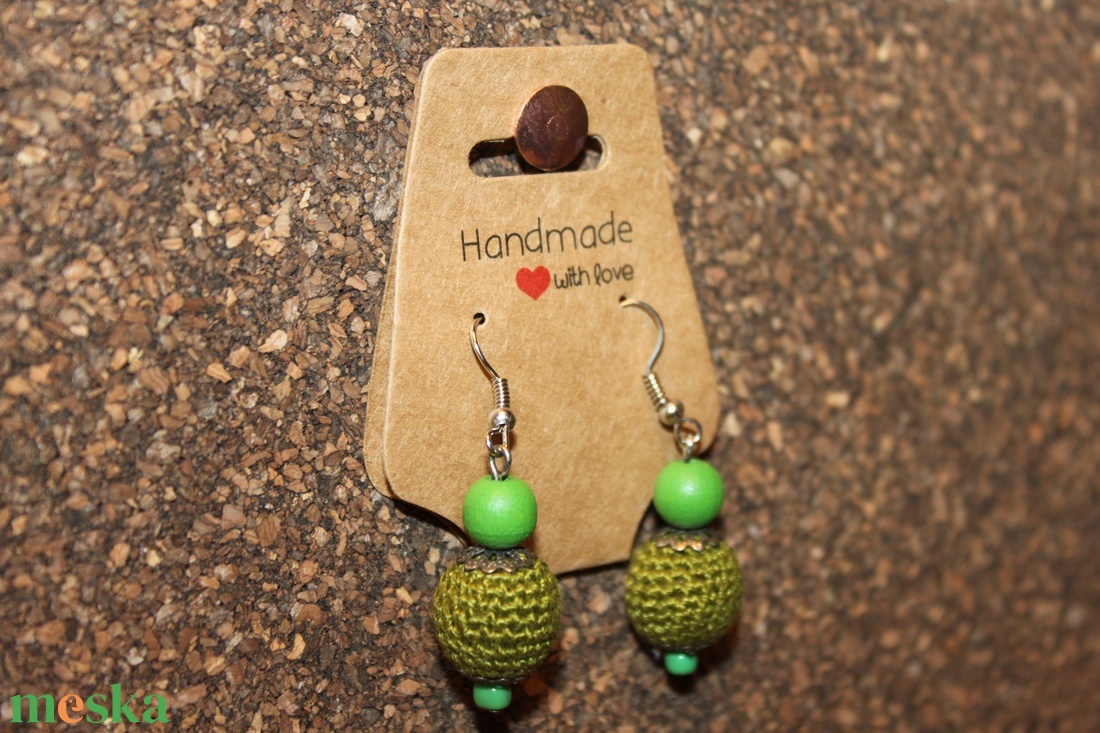 Zöld horgolt gömb fülbevaló - ékszer - fülbevaló - lógó fülbevaló - Meska.hu Zöld horgolt gömb fülbevaló - ékszer - fülbevaló - lógó fülbevaló - Meska.hu