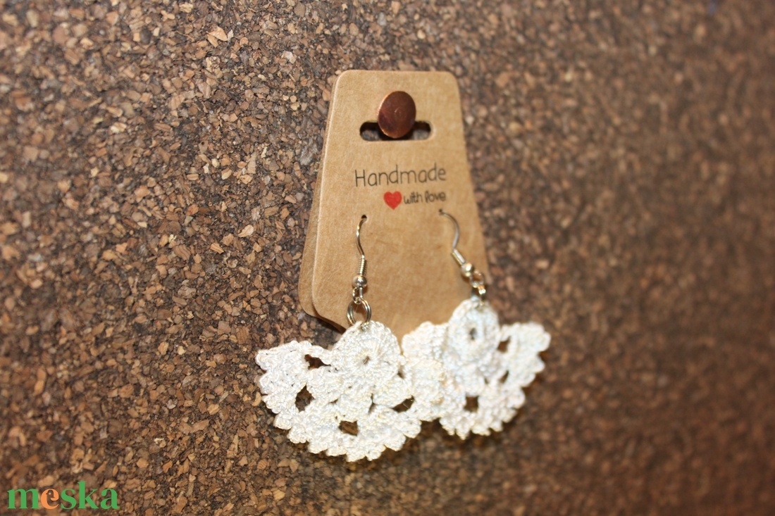 Fehér horgolt fülbevaló - ékszer - fülbevaló - lógó fülbevaló - Meska.hu Fehér horgolt fülbevaló - ékszer - fülbevaló - lógó fülbevaló - Meska.hu