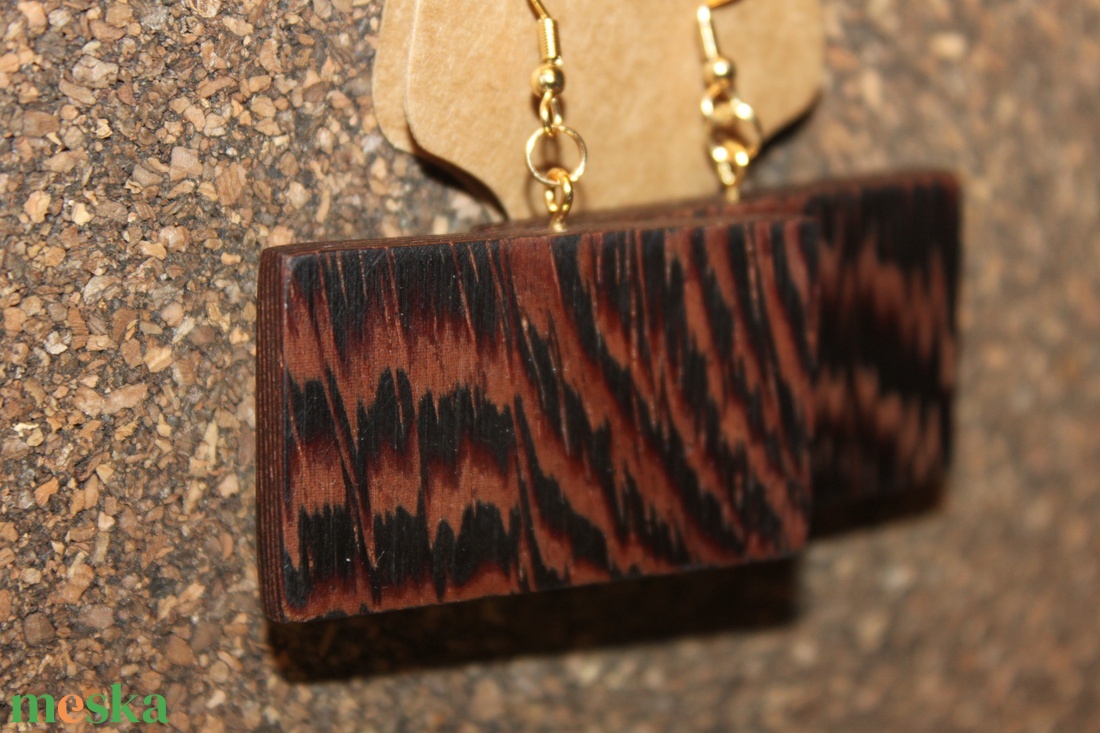 Wenge fa kézműves fülbevaló - ékszer - fülbevaló - lógó fülbevaló - Meska.hu Wenge fa kézműves fülbevaló - ékszer - fülbevaló - lógó fülbevaló - Meska.hu