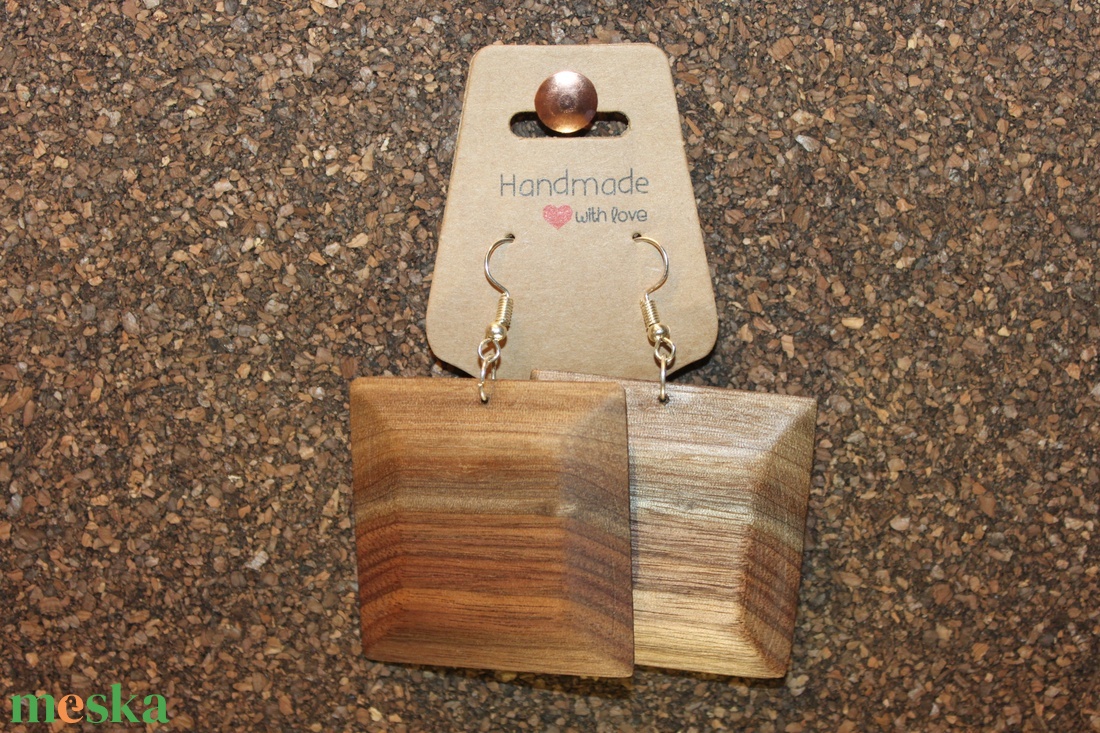 Fekete dió kézműves fülbevaló - ékszer - fülbevaló - lógó fülbevaló - Meska.hu Fekete dió kézműves fülbevaló - ékszer - fülbevaló - lógó fülbevaló - Meska.hu