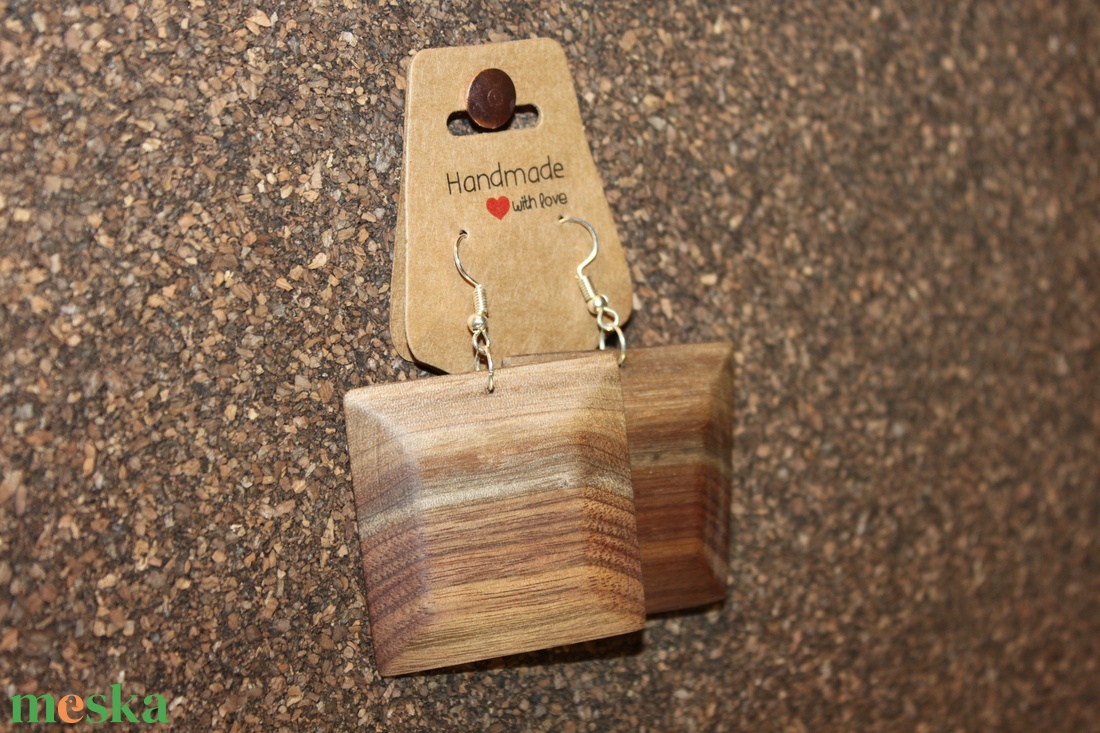 Fekete dió kézműves fülbevaló - ékszer - fülbevaló - lógó fülbevaló - Meska.hu Fekete dió kézműves fülbevaló - ékszer - fülbevaló - lógó fülbevaló - Meska.hu